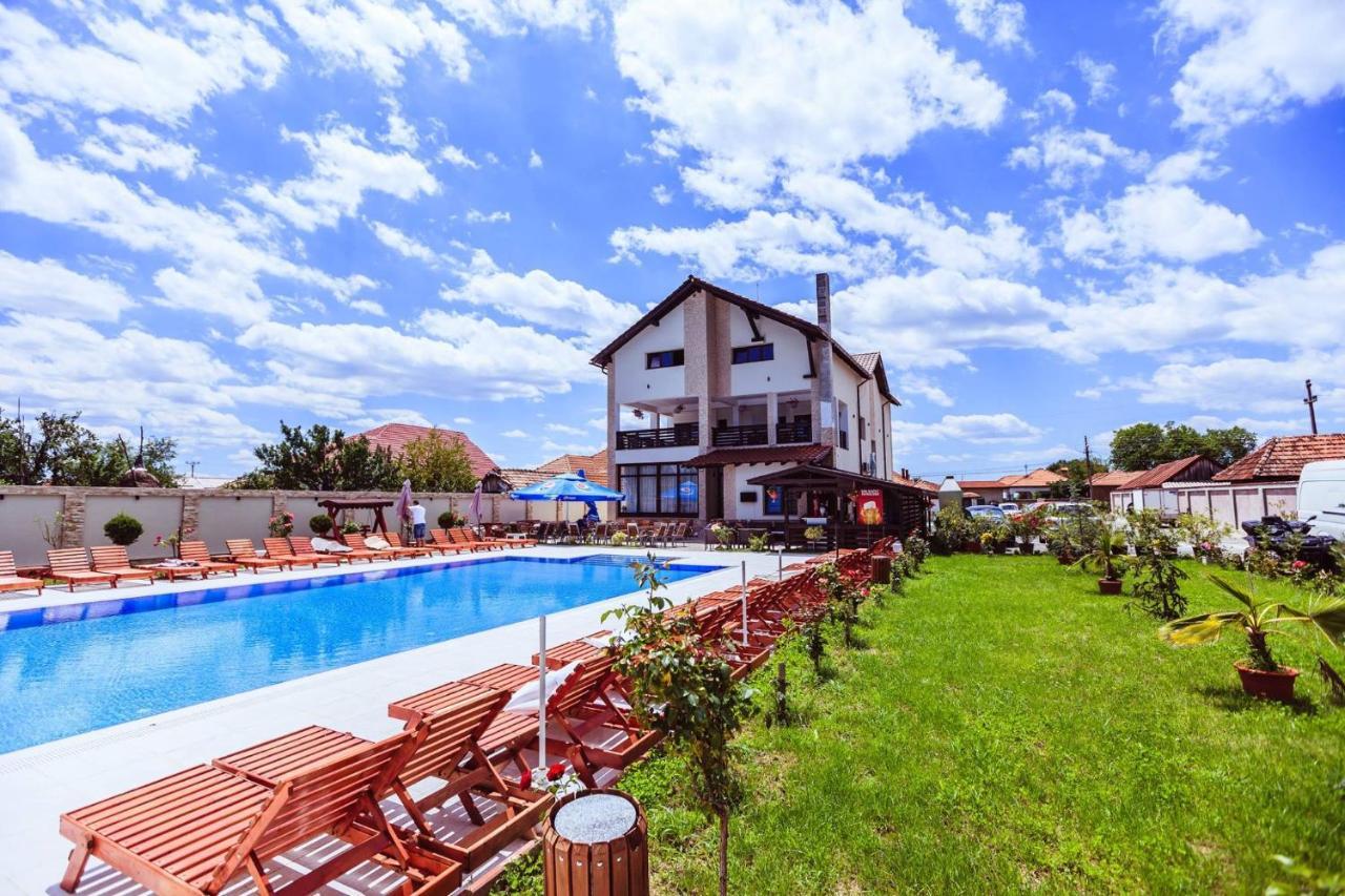 Pensiunea Luminita Târgu Jiu Buitenkant foto