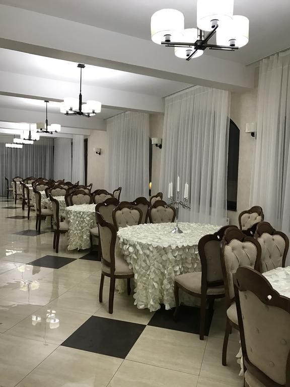 Pensiunea Luminita Târgu Jiu Buitenkant foto